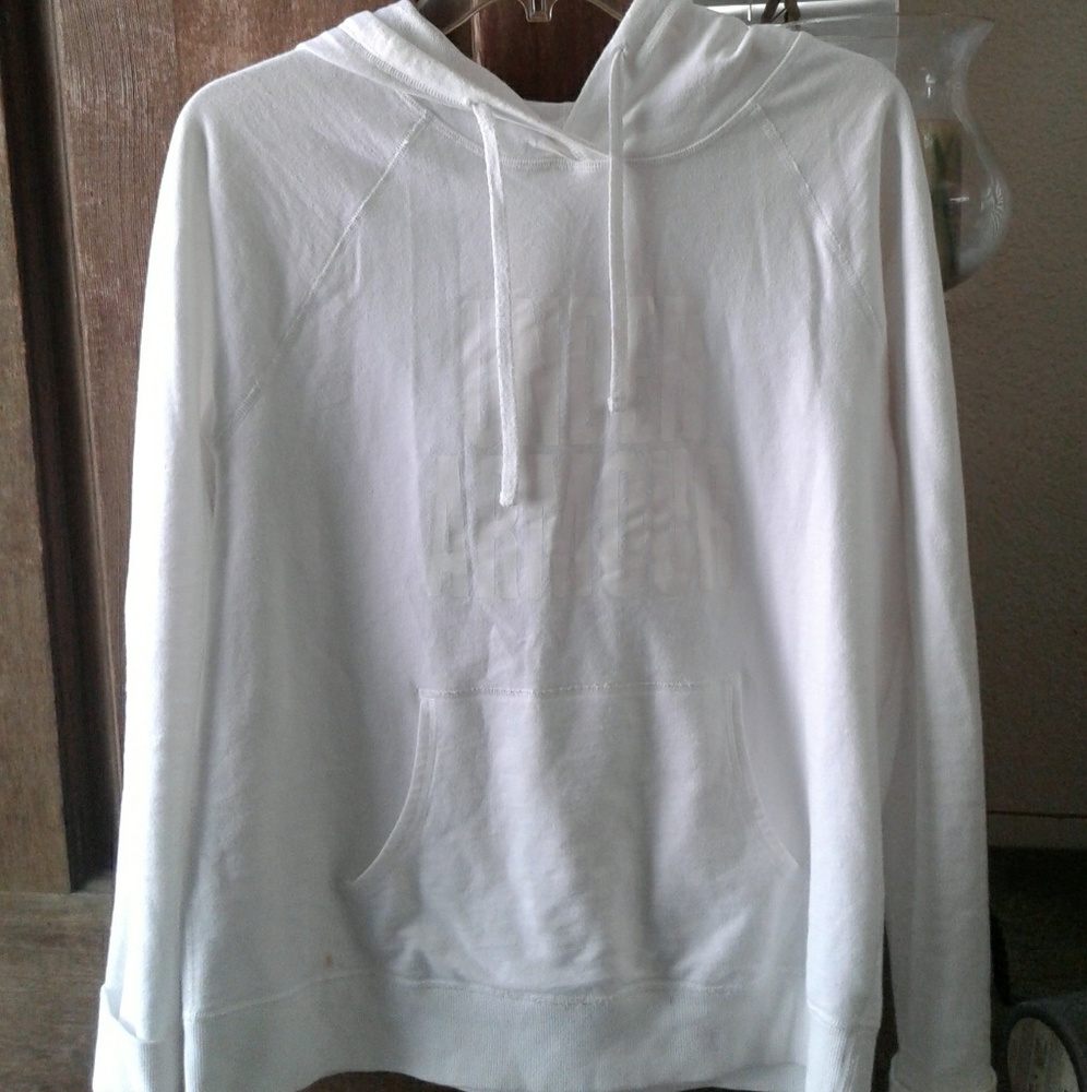 Under Armour white on white Sweatshirt